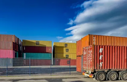 Container freight rates plunge, charter rates remain high: Shipping market faces uncertainty
